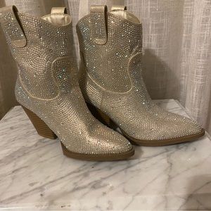 Forever 21 ankle boots, size 6 1/2 (diamonds)